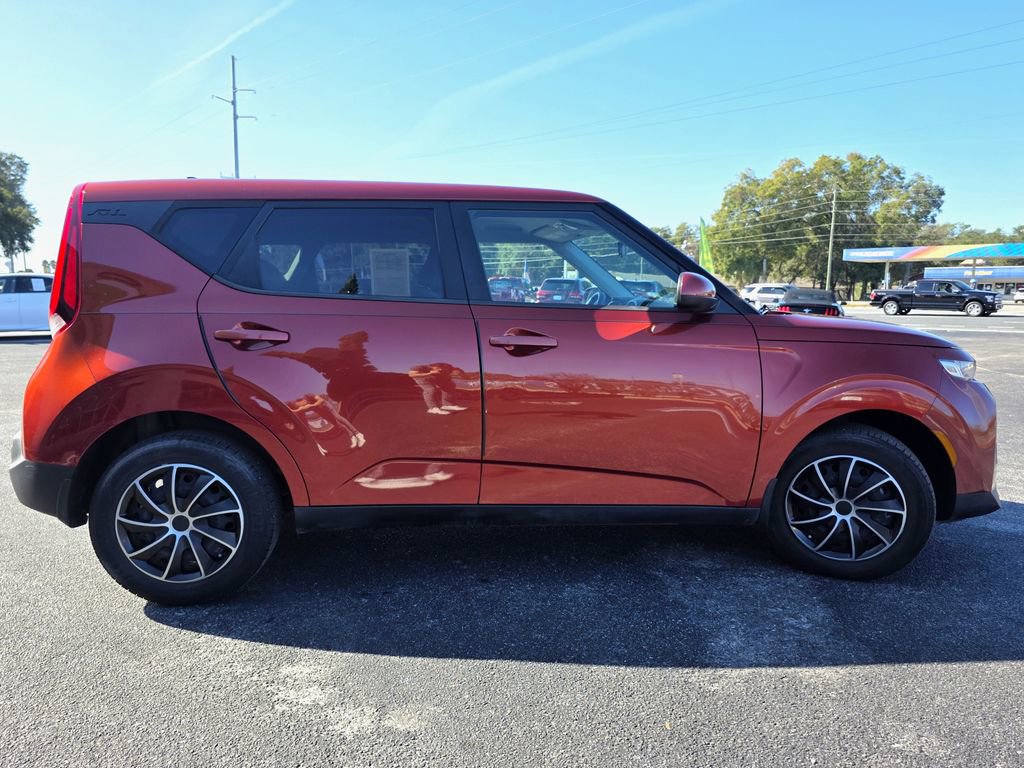 Used 2022 Kia Soul LX image 4