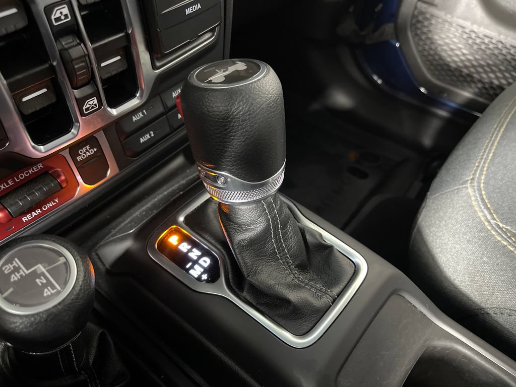 Used 2025 Jeep Wrangler Unlimited Sport AWD/4WD image 24