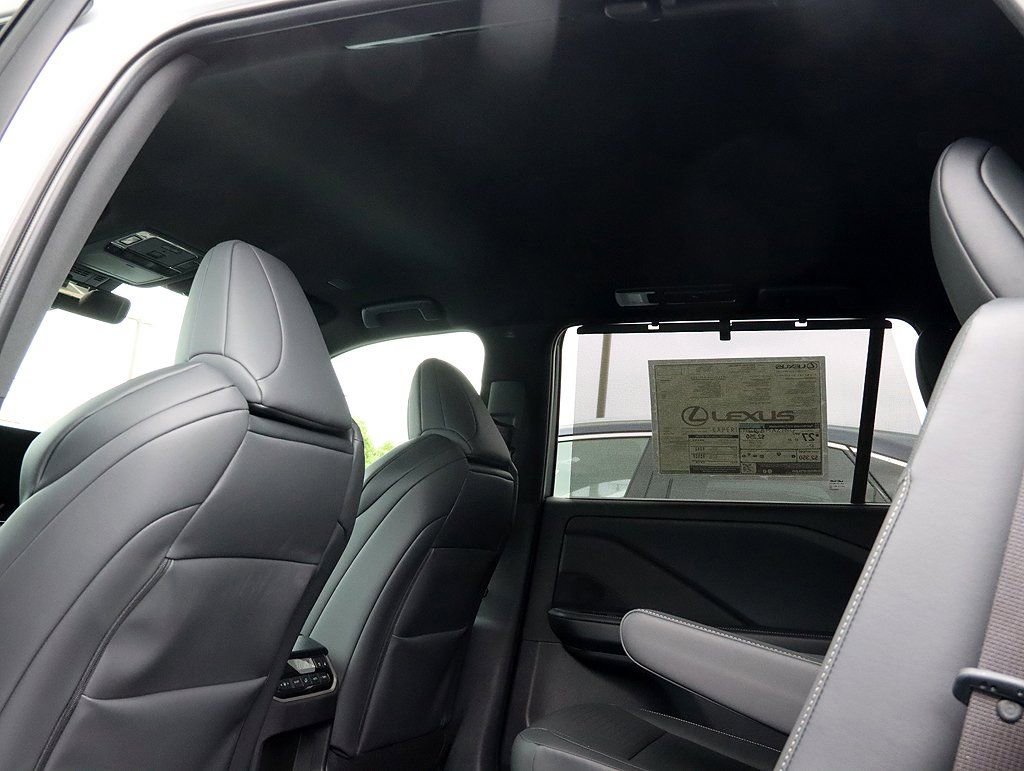 New 2026 Lexus TX 500h AWD image 17