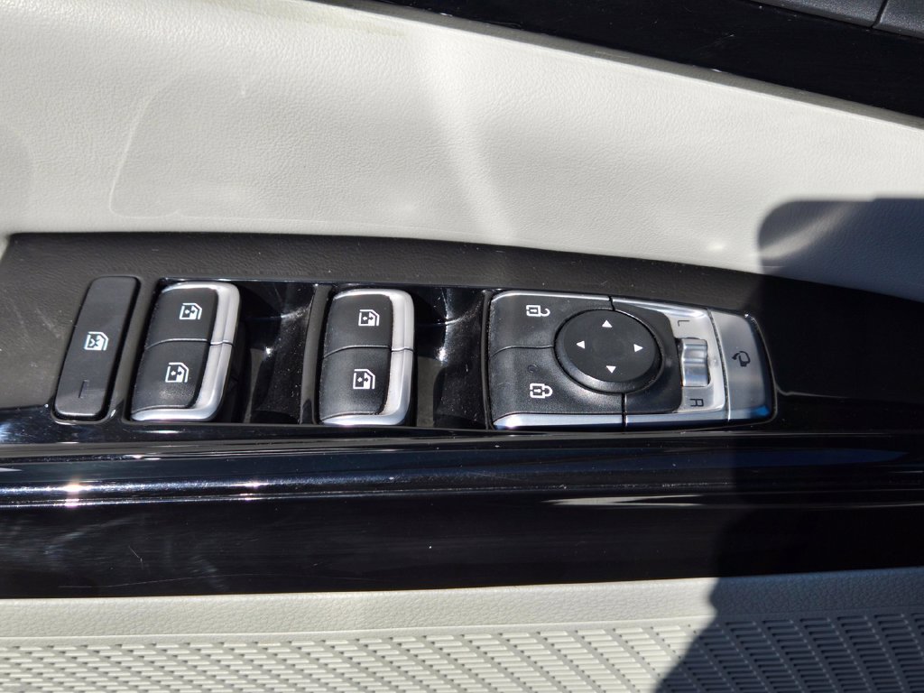 Used 2022 Kia Carnival SX Prestige FWD image 16