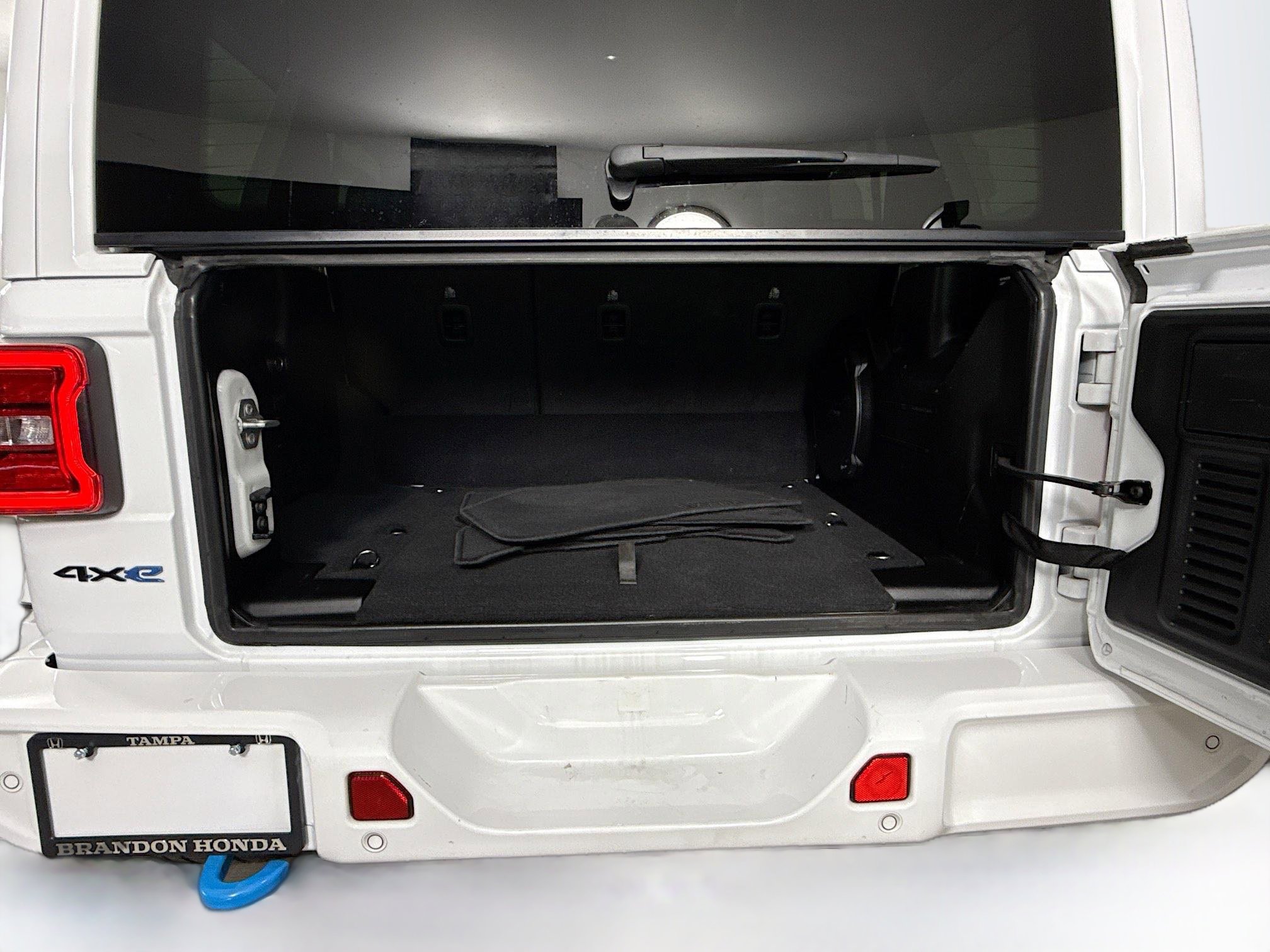 Used 2022 Jeep Wrangler Unlimited Sahara image 32