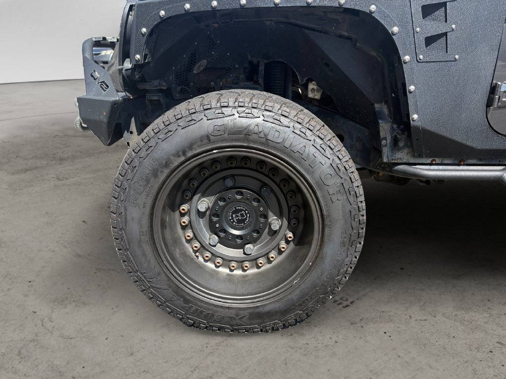 Used 2018 Jeep Wrangler Sport w/ Connectivity Group AWD/4WD image 14