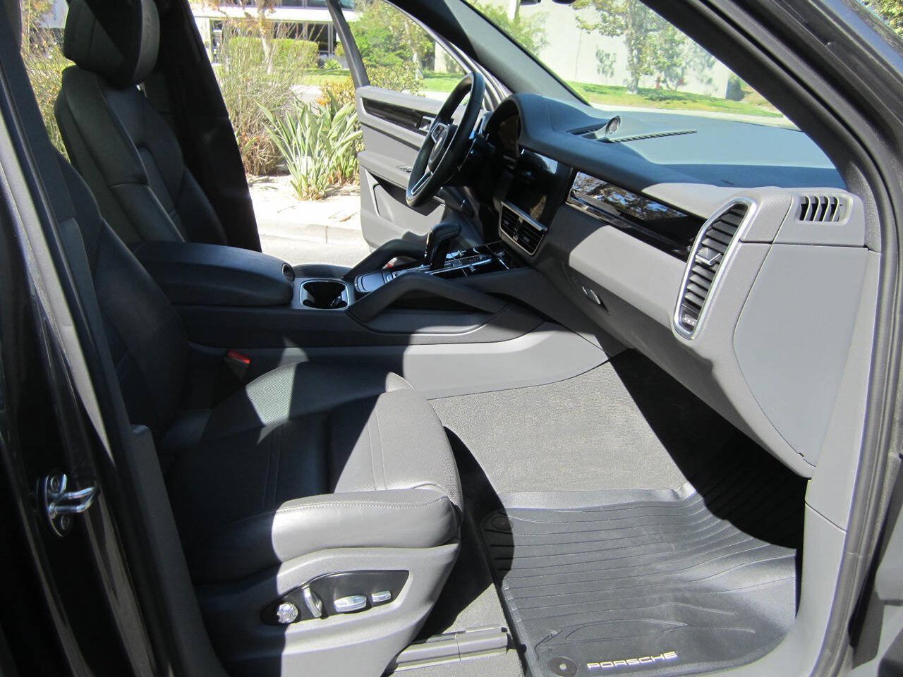 Used 2019 Porsche Cayenne AWD/4WD image 23