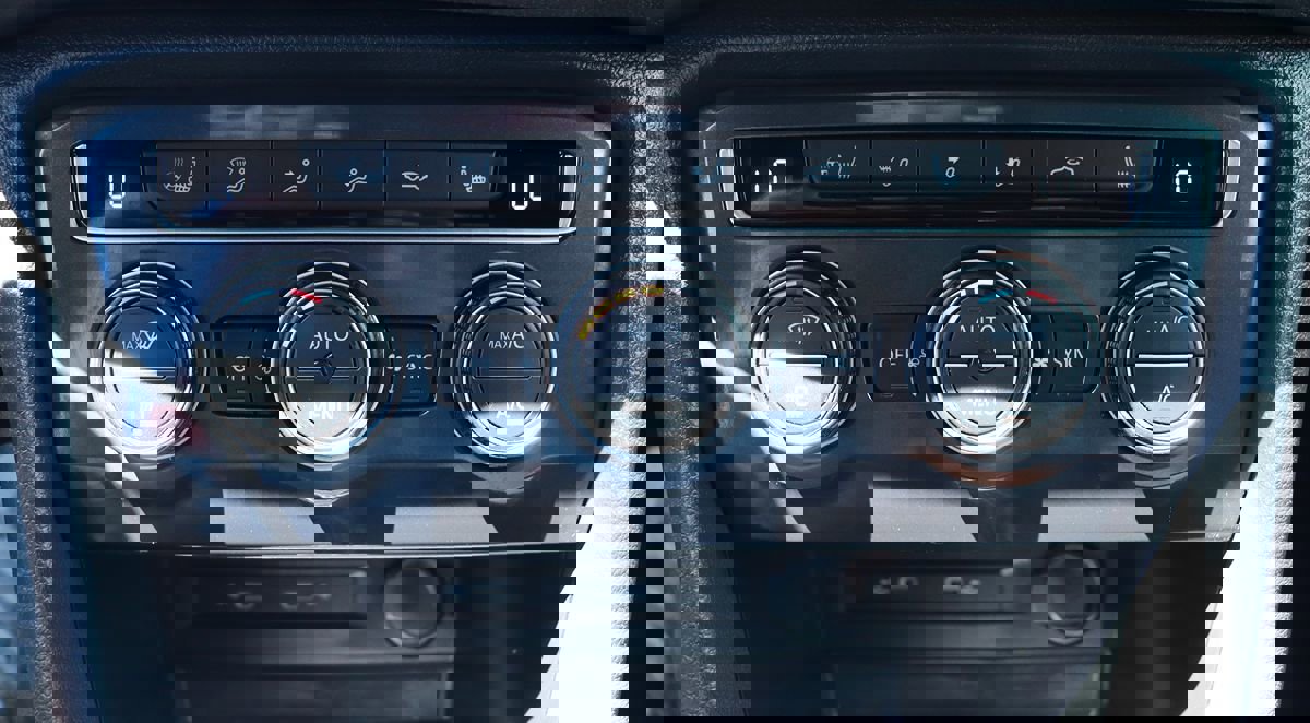 Used 2021 Volkswagen Tiguan SEL Premium R-Line image 56