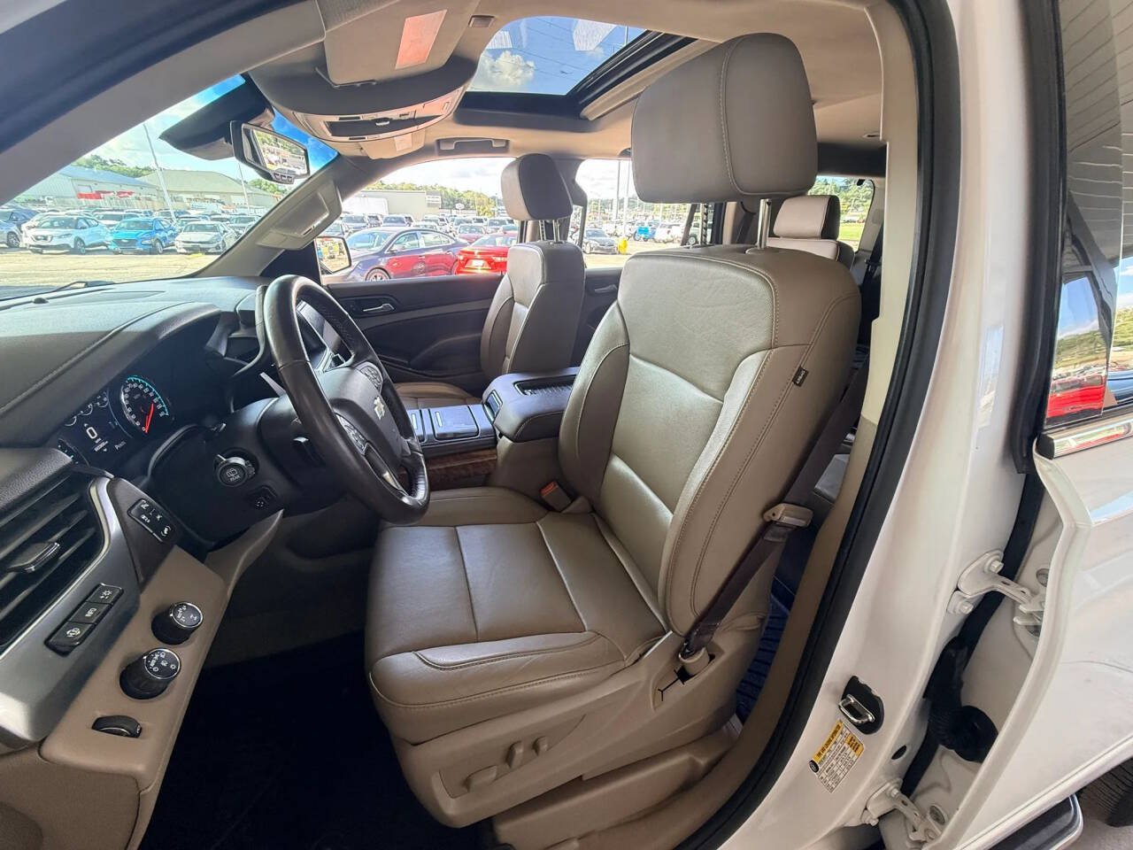 Used 2017 Chevrolet Tahoe Premier AWD/4WD image 27