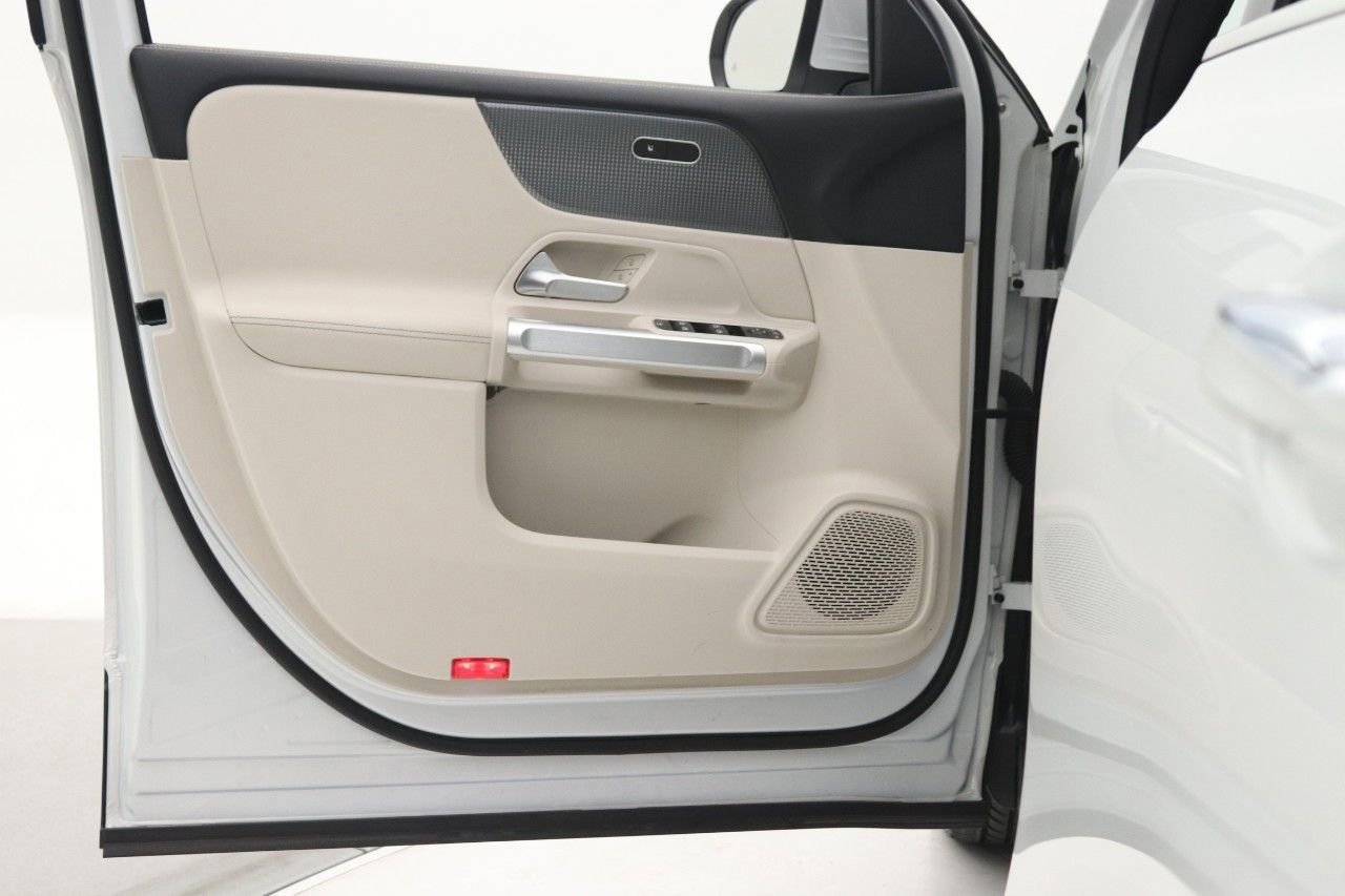 Certified 2022 Mercedes-Benz GLB 250 image 20