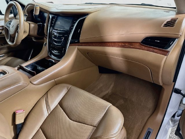Used 2016 Cadillac Escalade Platinum AWD/4WD image 39