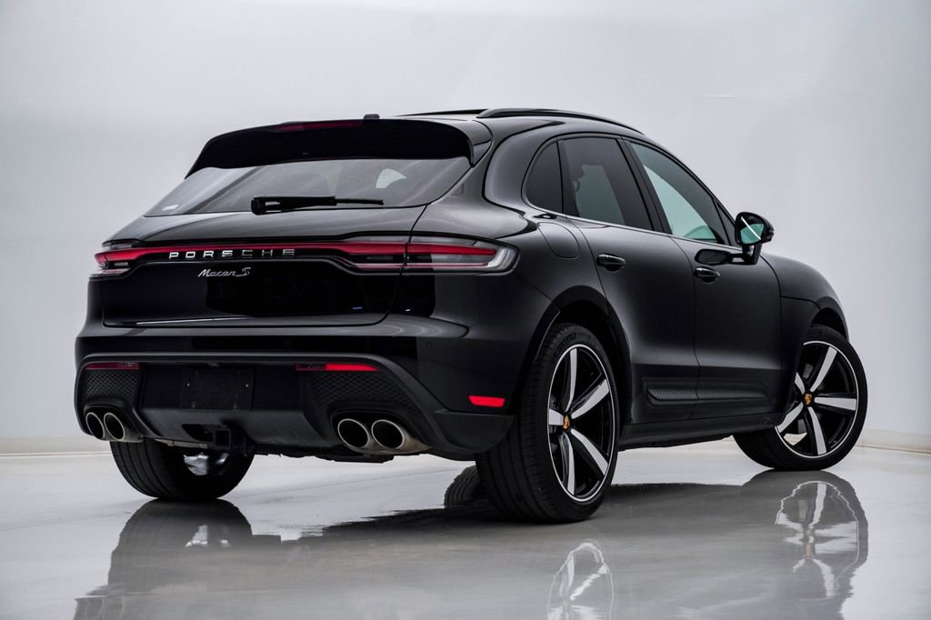 Certified 2024 Porsche Macan S AWD/4WD image 11