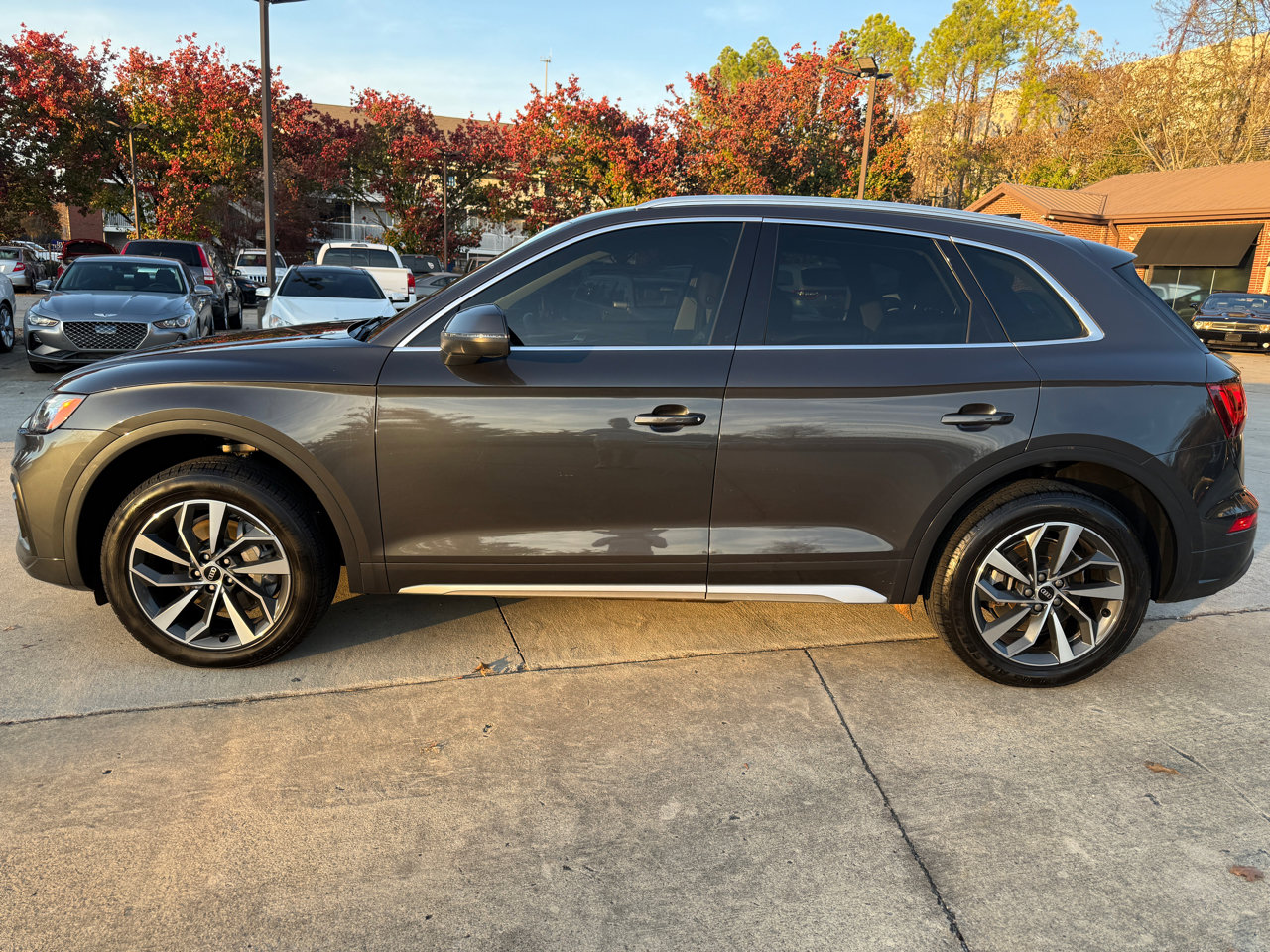 Used 2021 Audi Q5 2.0T Premium Plus image 2