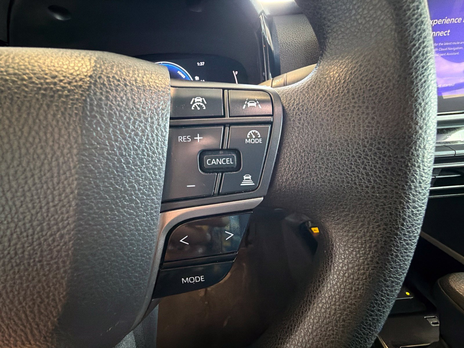 Used 2025 Toyota Camry LE FWD image 18