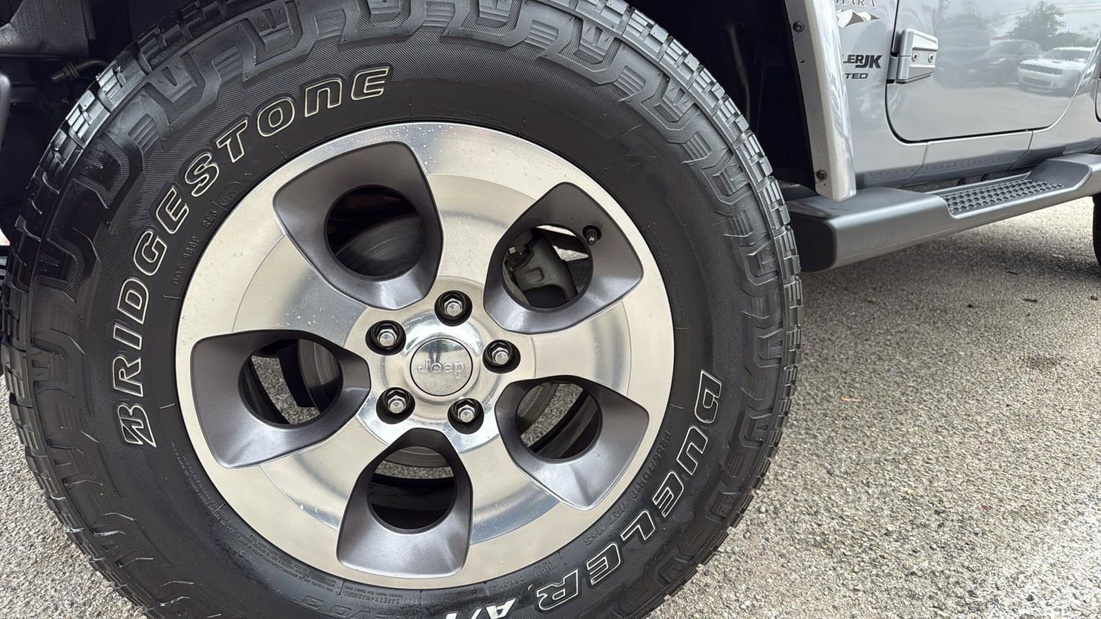 Used 2018 Jeep Wrangler Unlimited Sahara image 9