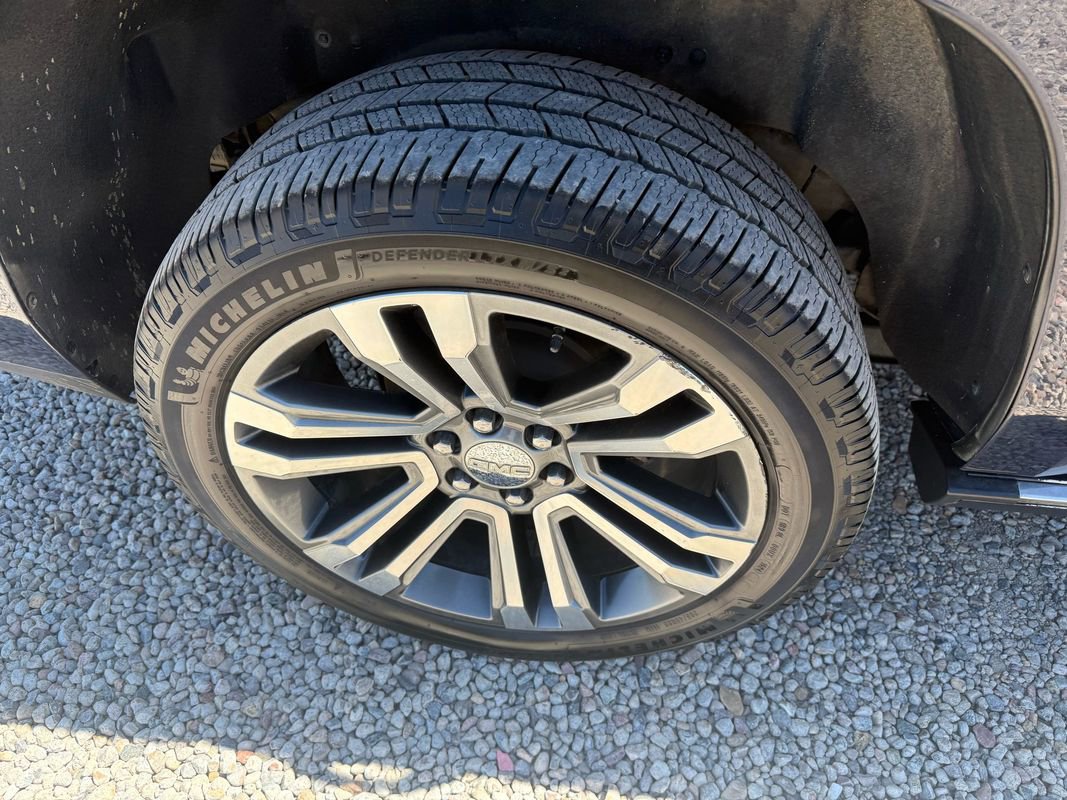 Used 2018 GMC Yukon Denali w/ Enhanced Security Package AWD/4WD image 36