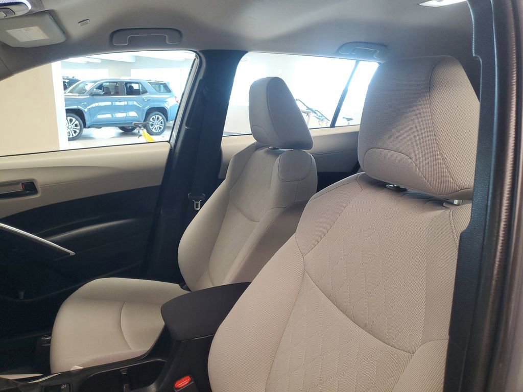 Used 2023 Toyota Corolla Cross L image 16
