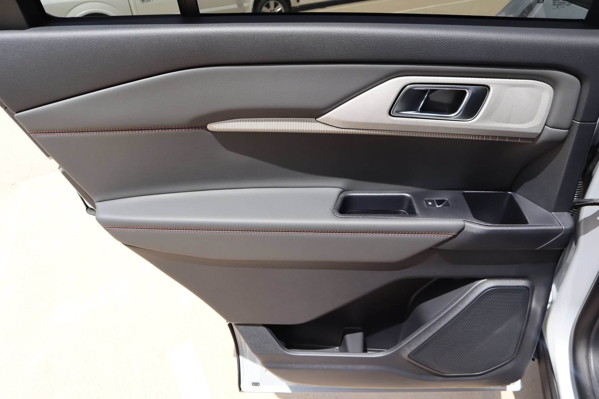New 2026 Ford Explorer Active RWD image 19