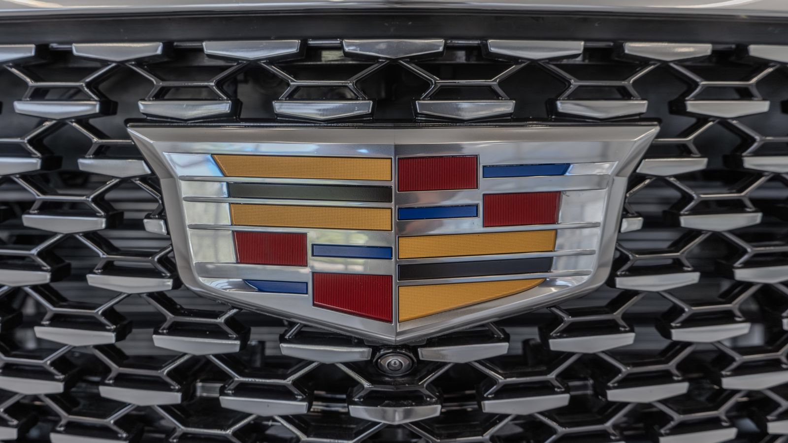 Used 2024 Cadillac Escalade Premium Luxury AWD/4WD image 5