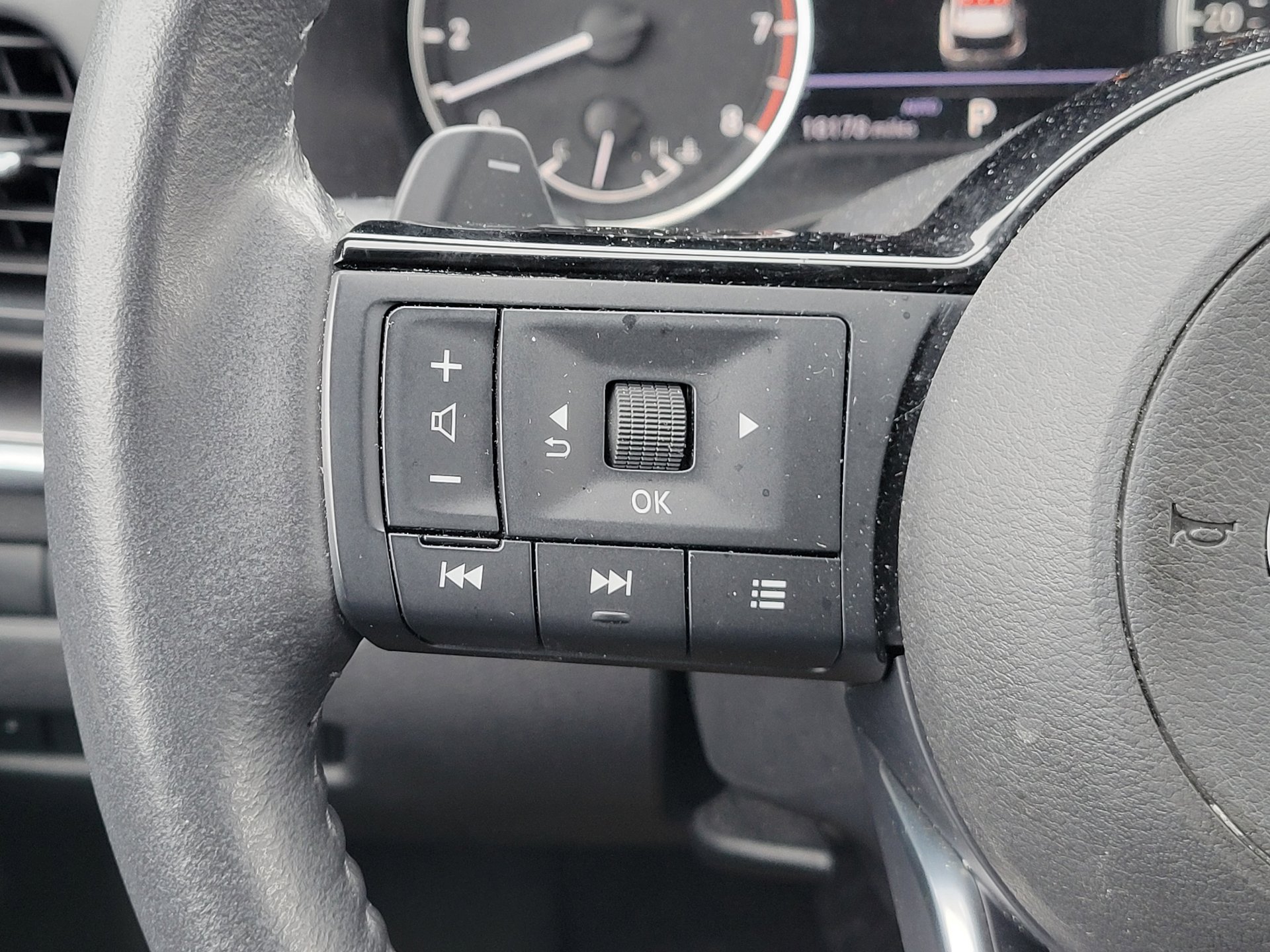 Certified 2023 Nissan Rogue SV w/ SV Premium B Package image 22