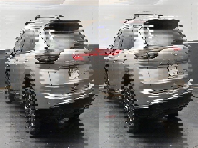 New 2026 Nissan Rogue Platinum image 7