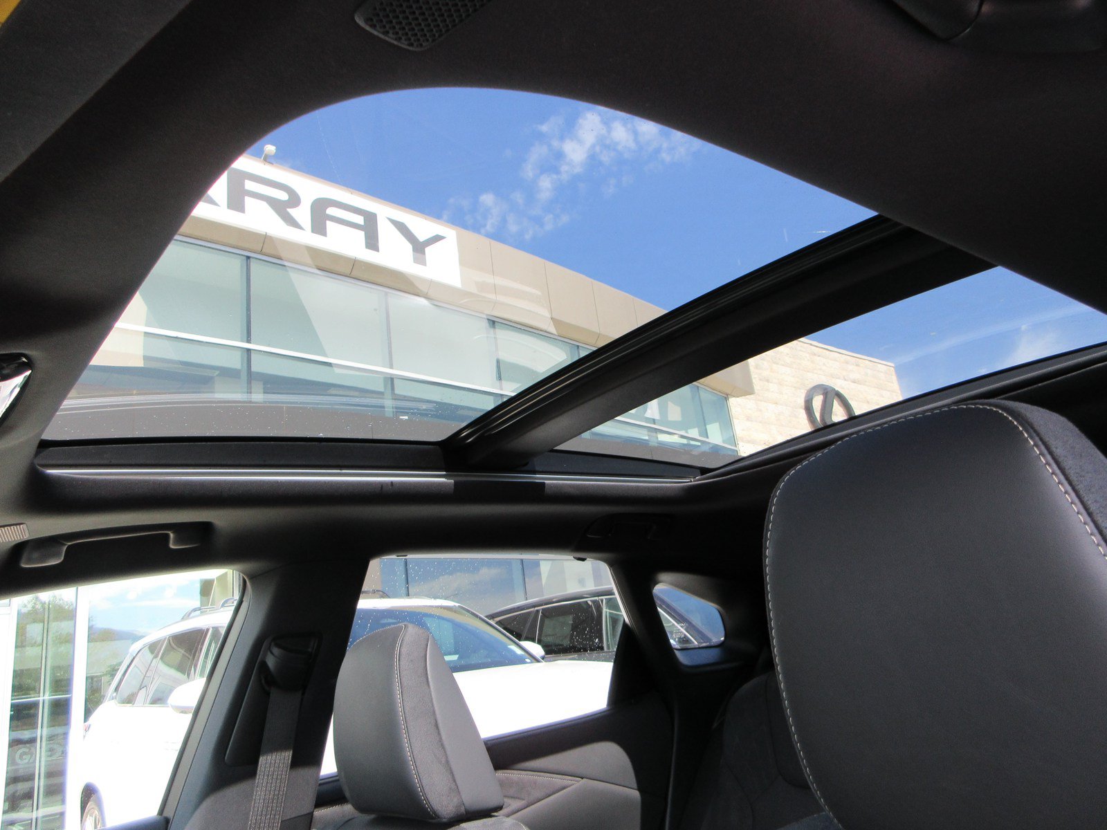 Used 2025 Lexus RX 450h AWD w/ Luxury Package image 17