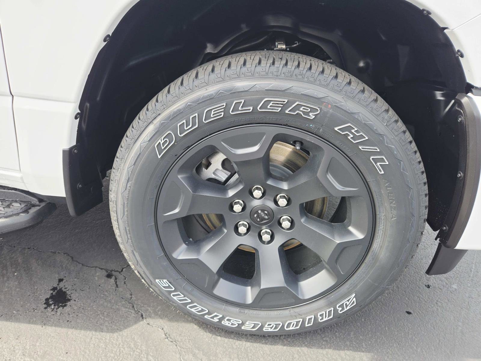 New 2026 RAM 1500 Express AWD/4WD image 17
