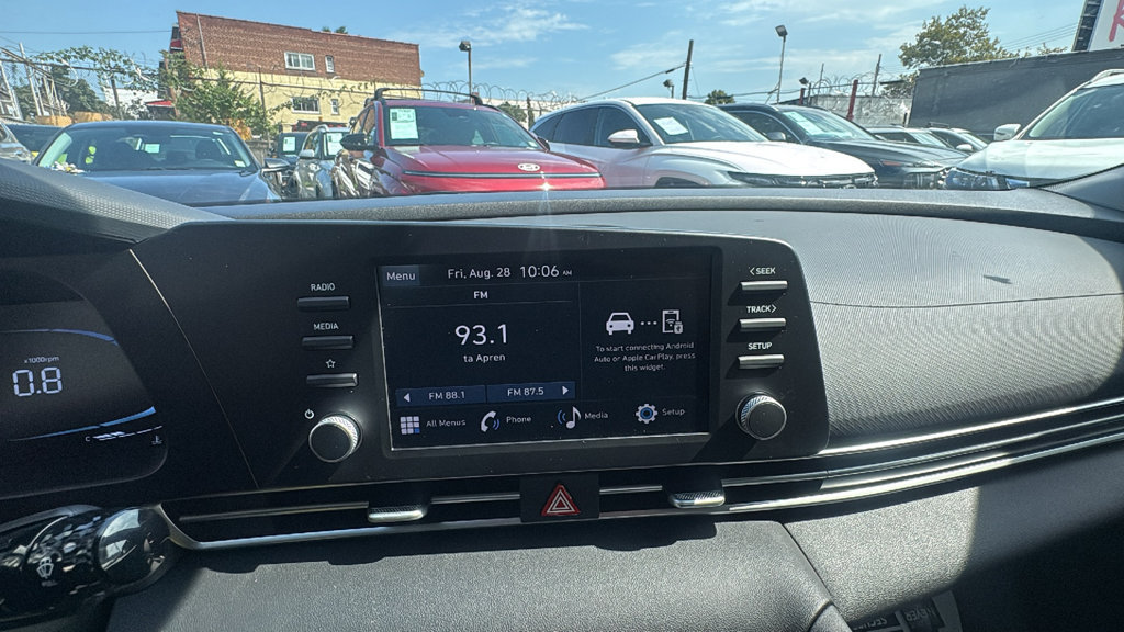 Used 2025 Hyundai Elantra SE FWD image 20