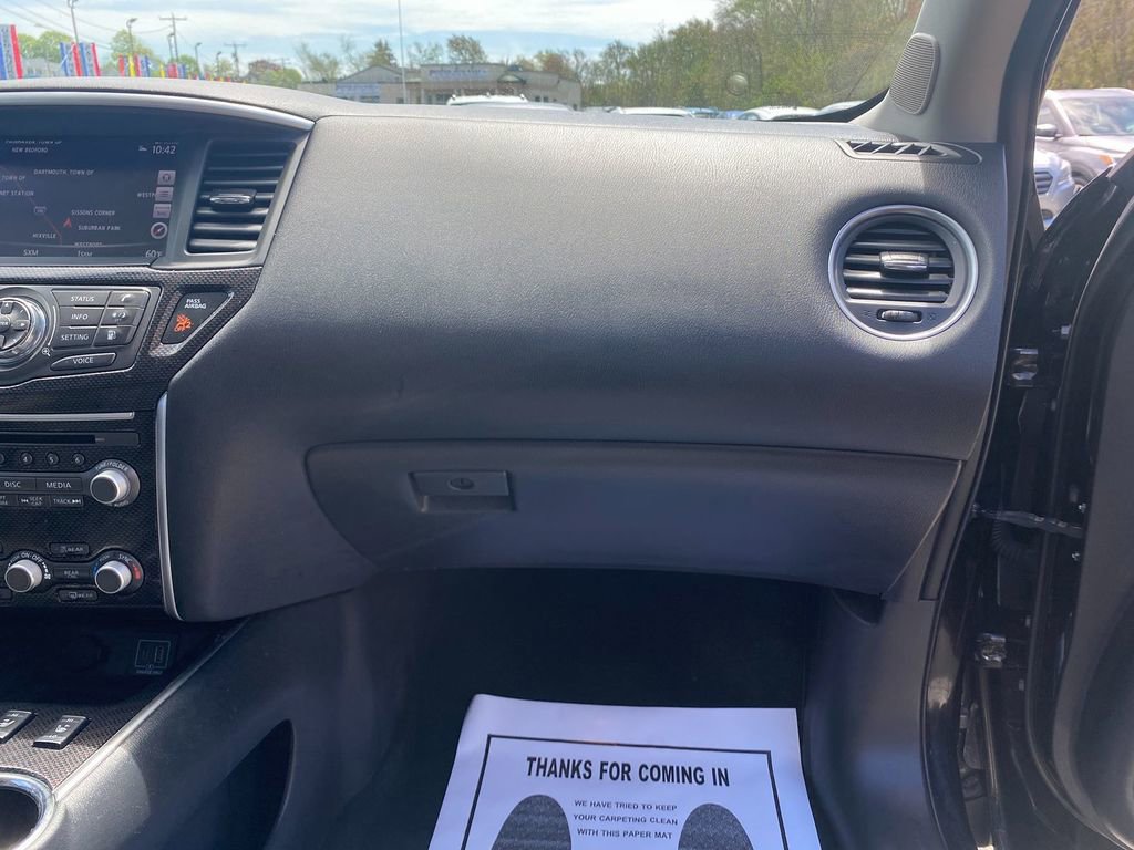 Used 2020 Nissan Pathfinder SL image 29