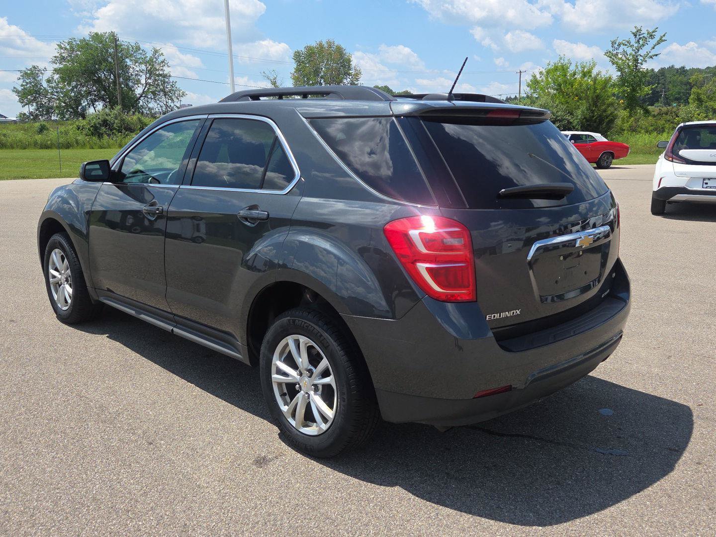 Used 2017 Chevrolet Equinox LT w/ Convenience Package FWD image 3