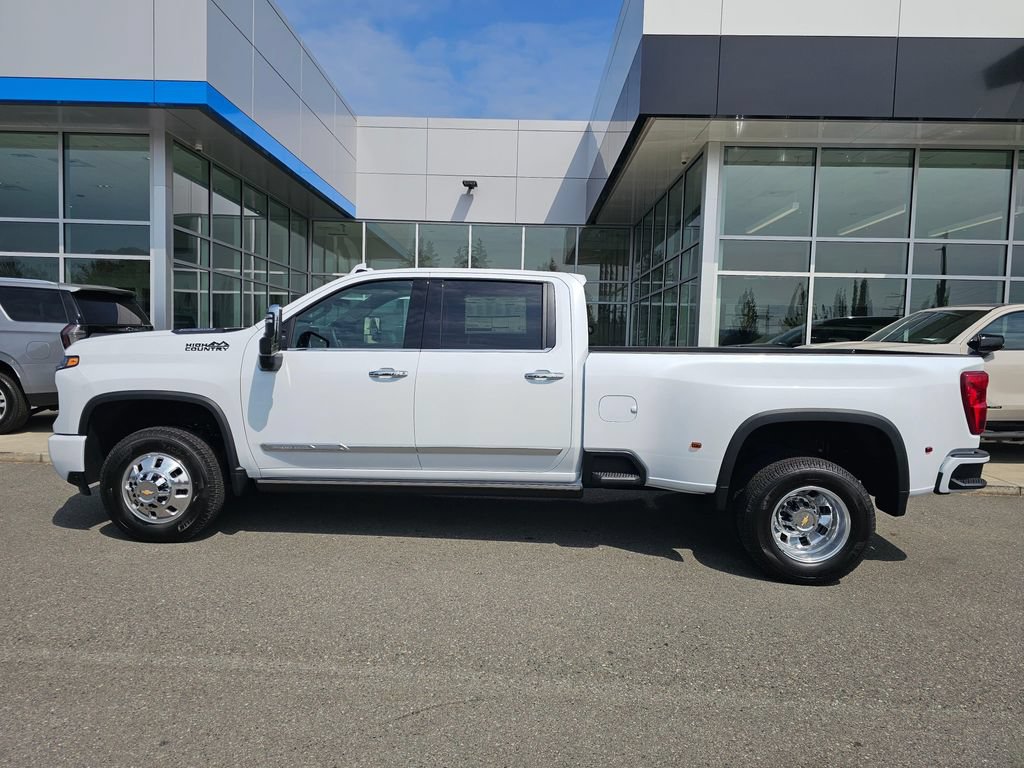New 2026 Chevrolet Silverado 3500 High Country w/ High Country Premium Package AWD/4WD image 4