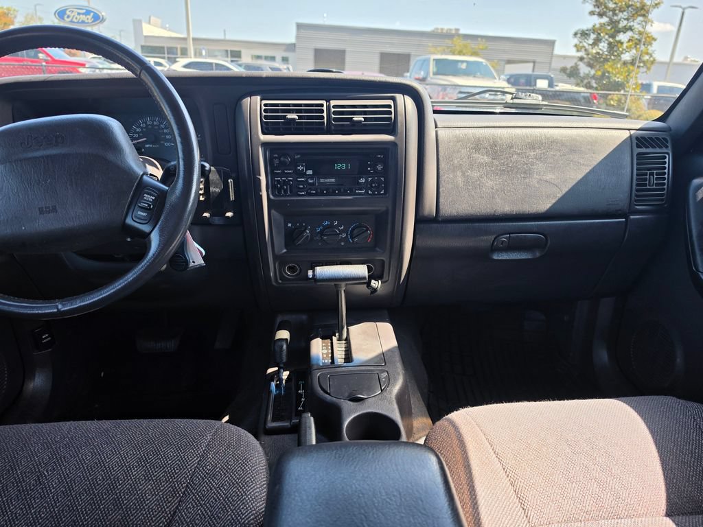 Used 2001 Jeep Cherokee Limited AWD/4WD image 17