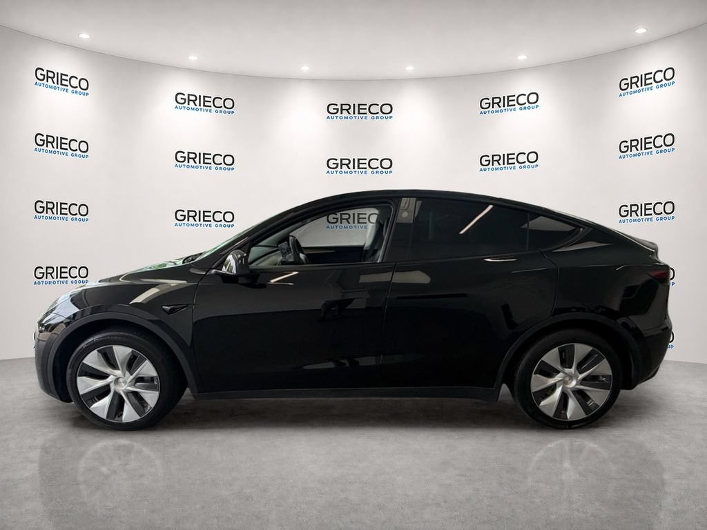 Used 2023 Tesla Model Y 2WD image 4