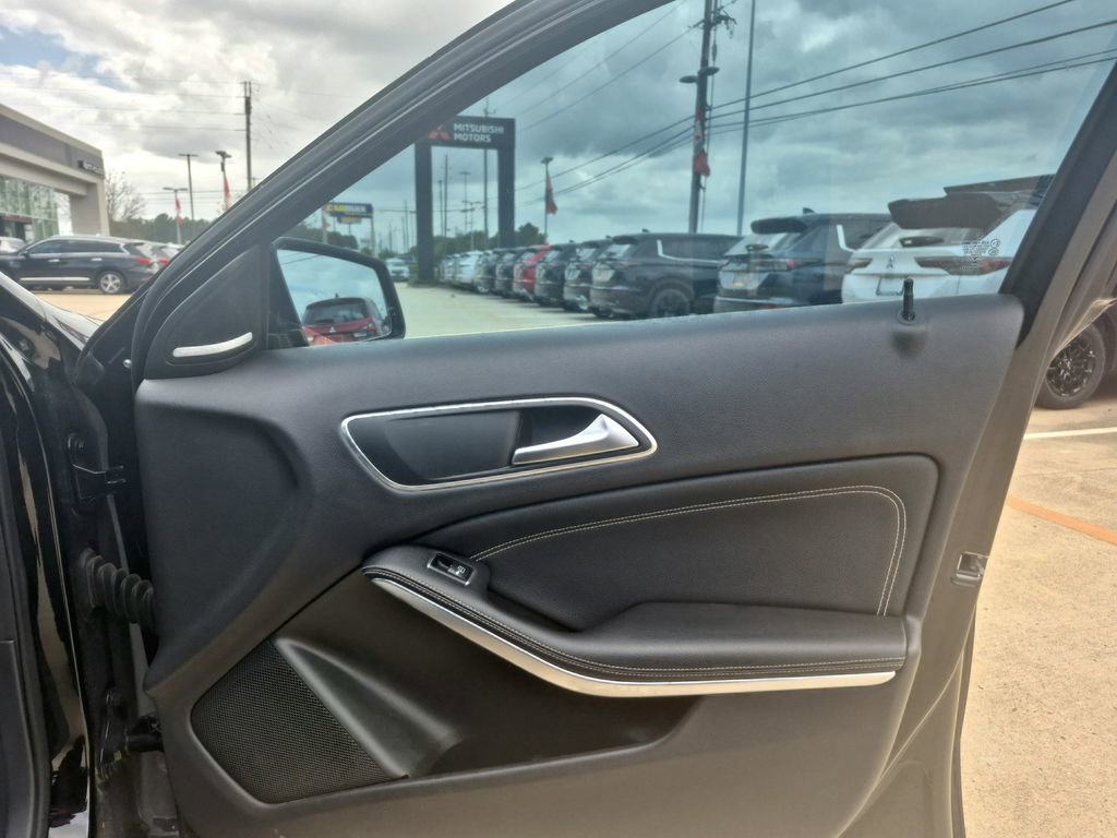 Used 2016 Mercedes-Benz GLA 250 4MATIC image 21