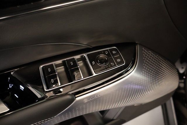 New 2026 Cadillac Lyriq Signature Luxury image 10