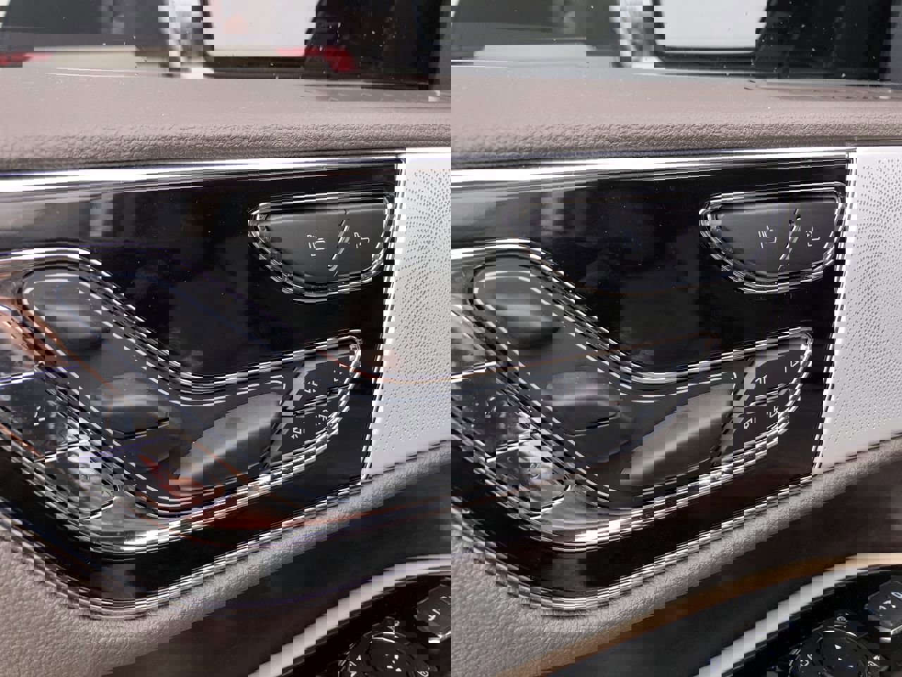 Used 2024 Lincoln Navigator Reserve image 13