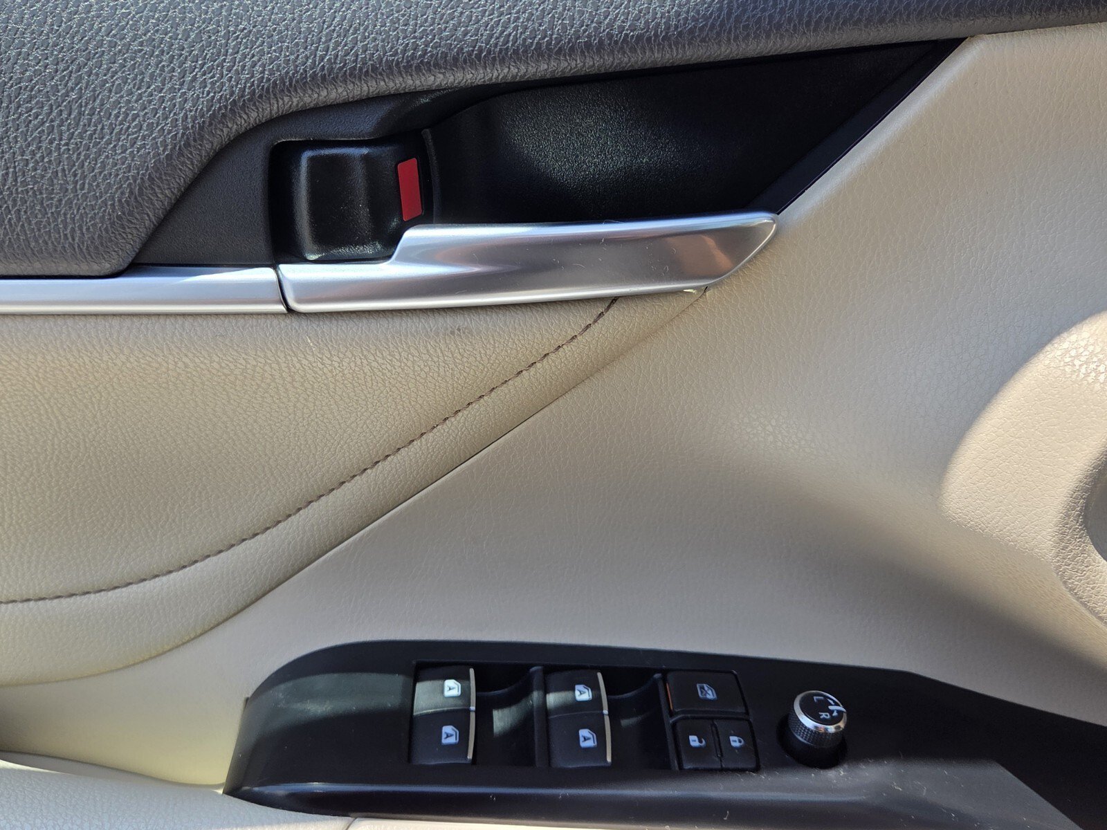 Used 2018 Toyota Camry XLE w/ Audio Package FWD image 14