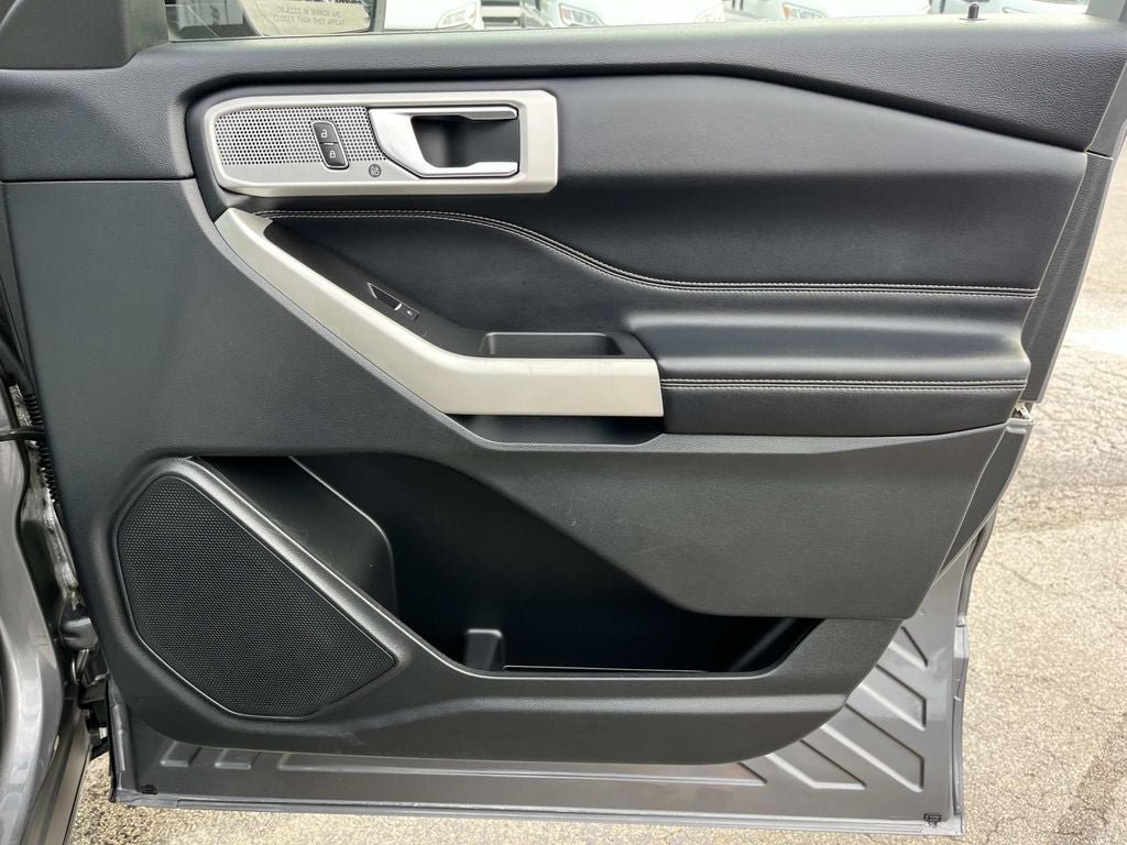 Used 2022 Ford Explorer Limited AWD/4WD image 26