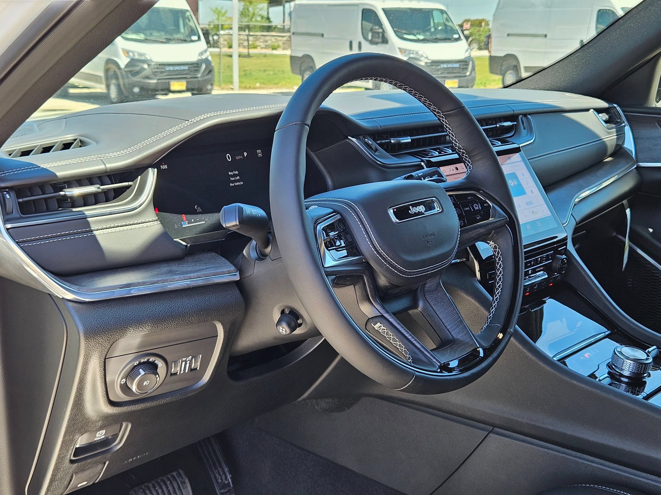 New 2025 Jeep Grand Cherokee L Overland w/ Advanced Protech Group III AWD/4WD image 10