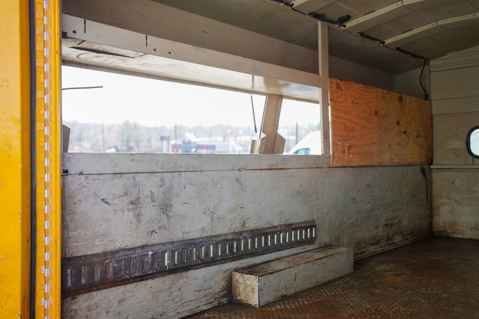 Used 2016 Ford F550 4x4 Regular Cab Super Duty image 18