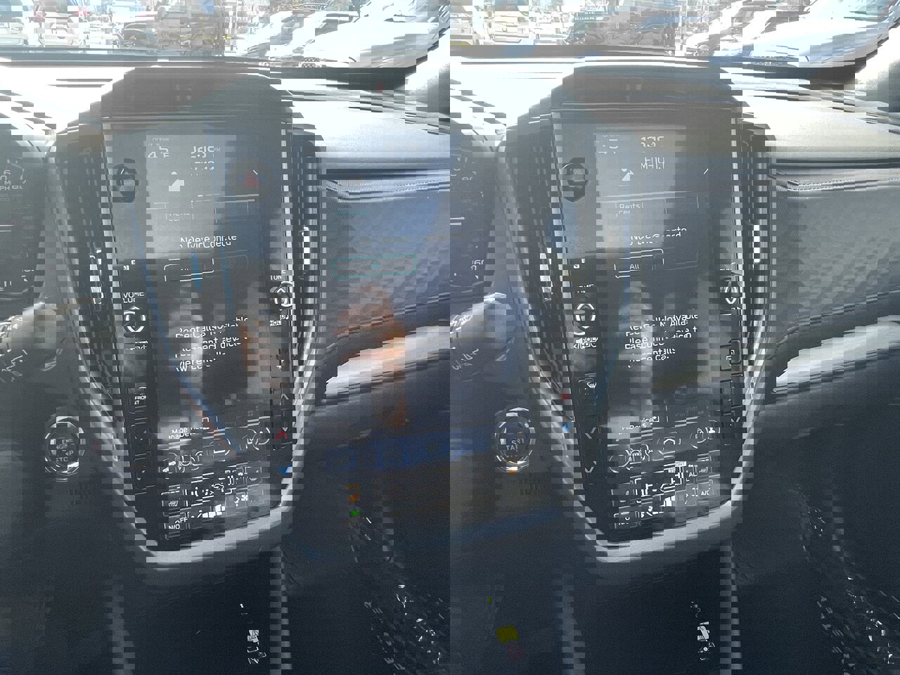 Used 2025 Subaru Forester Limited image 14