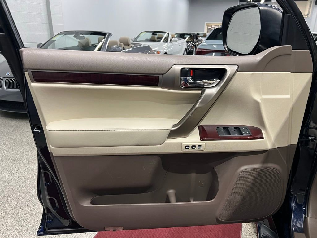 Used 2018 Lexus GX 460 Premium w/ Premium Package image 19