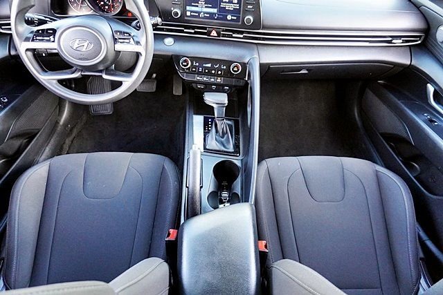Used 2021 Hyundai Elantra SEL image 19