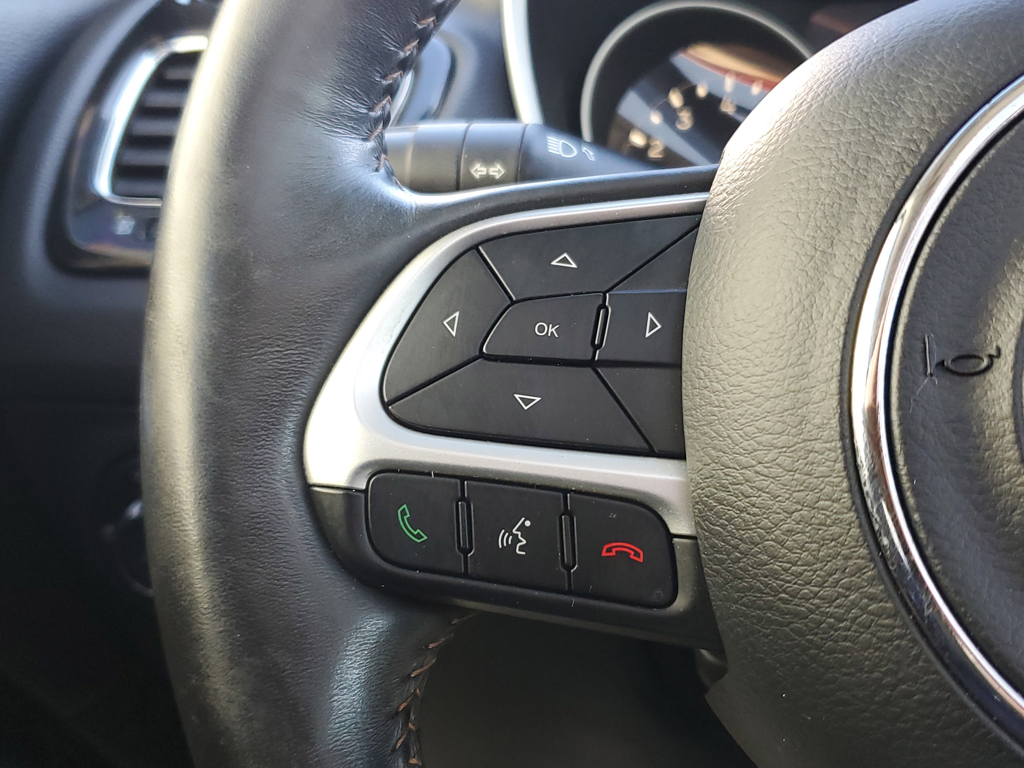 Used 2018 Jeep Compass Limited w/ Navigation Group image 25