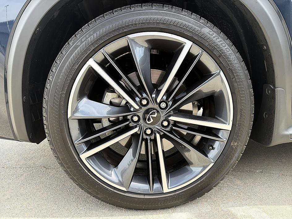 Certified 2025 INFINITI QX55 Luxe w/ Cargo Package AWD/4WD image 9