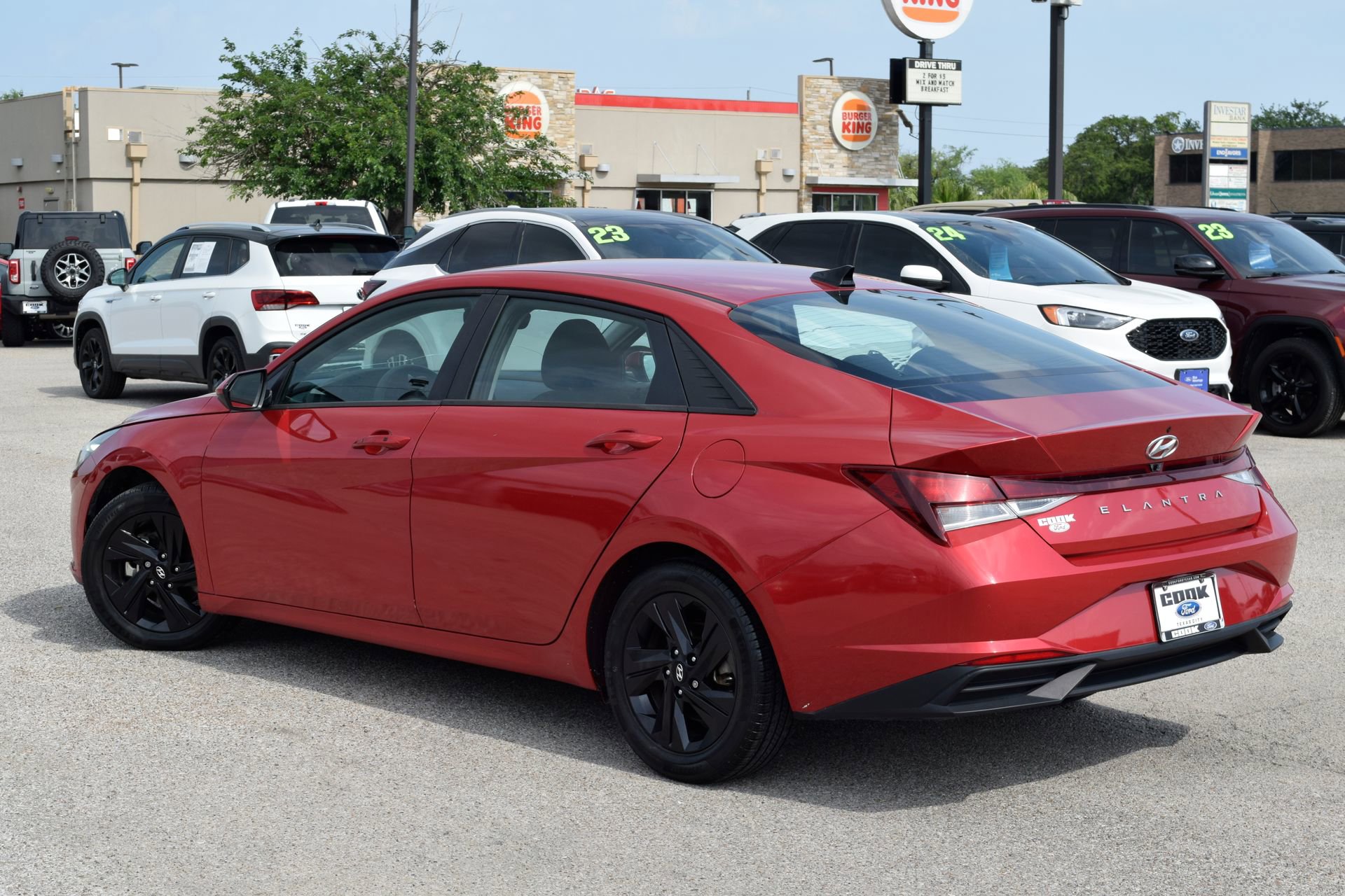 Used 2021 Hyundai Elantra SEL w/ Cargo Package FWD image 4