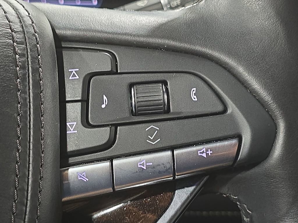 Used 2021 Cadillac Escalade ESV Sport Platinum w/ LPO, ONYX Package image 18