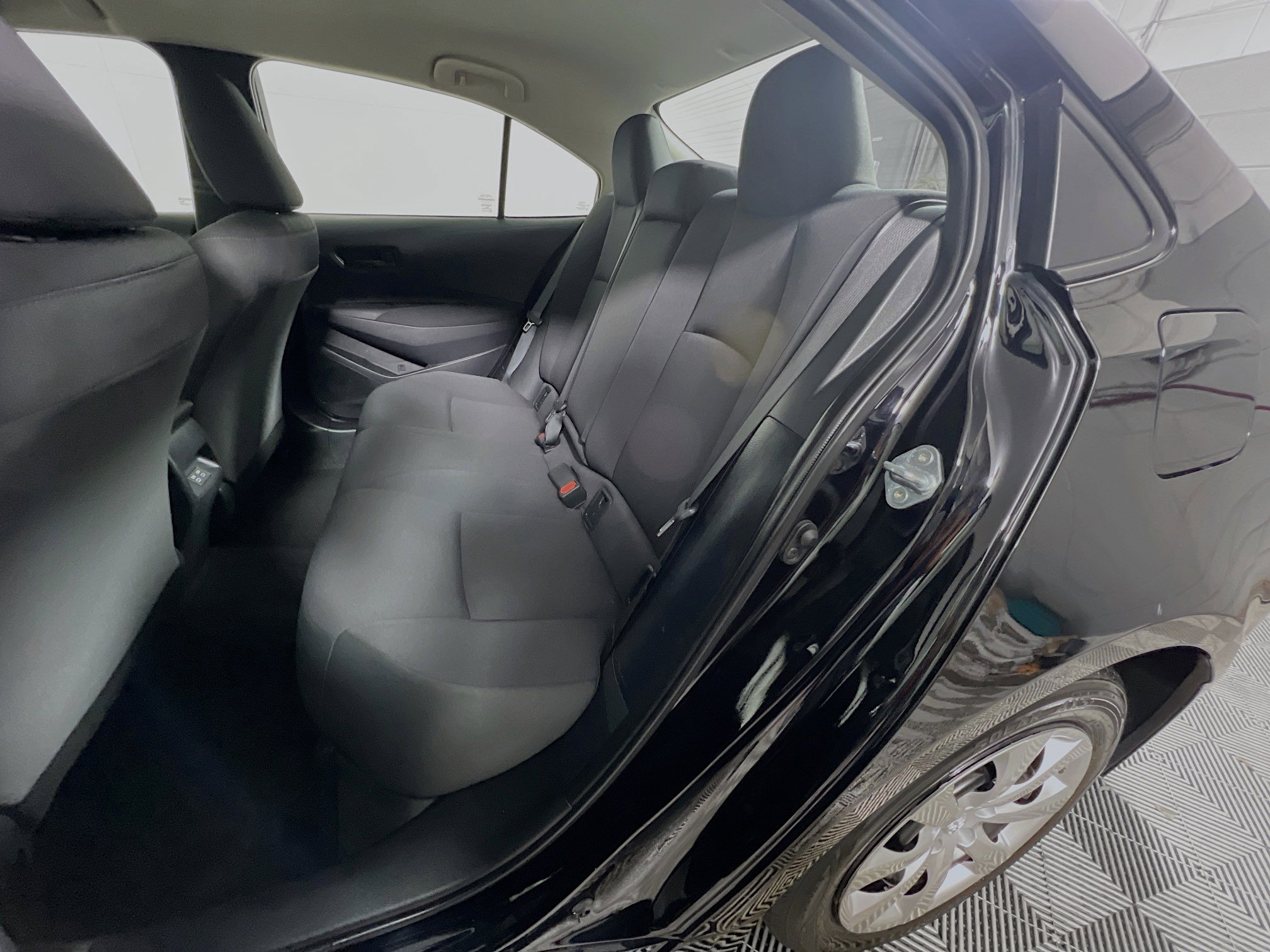 Used 2024 Toyota Corolla LE FWD image 27