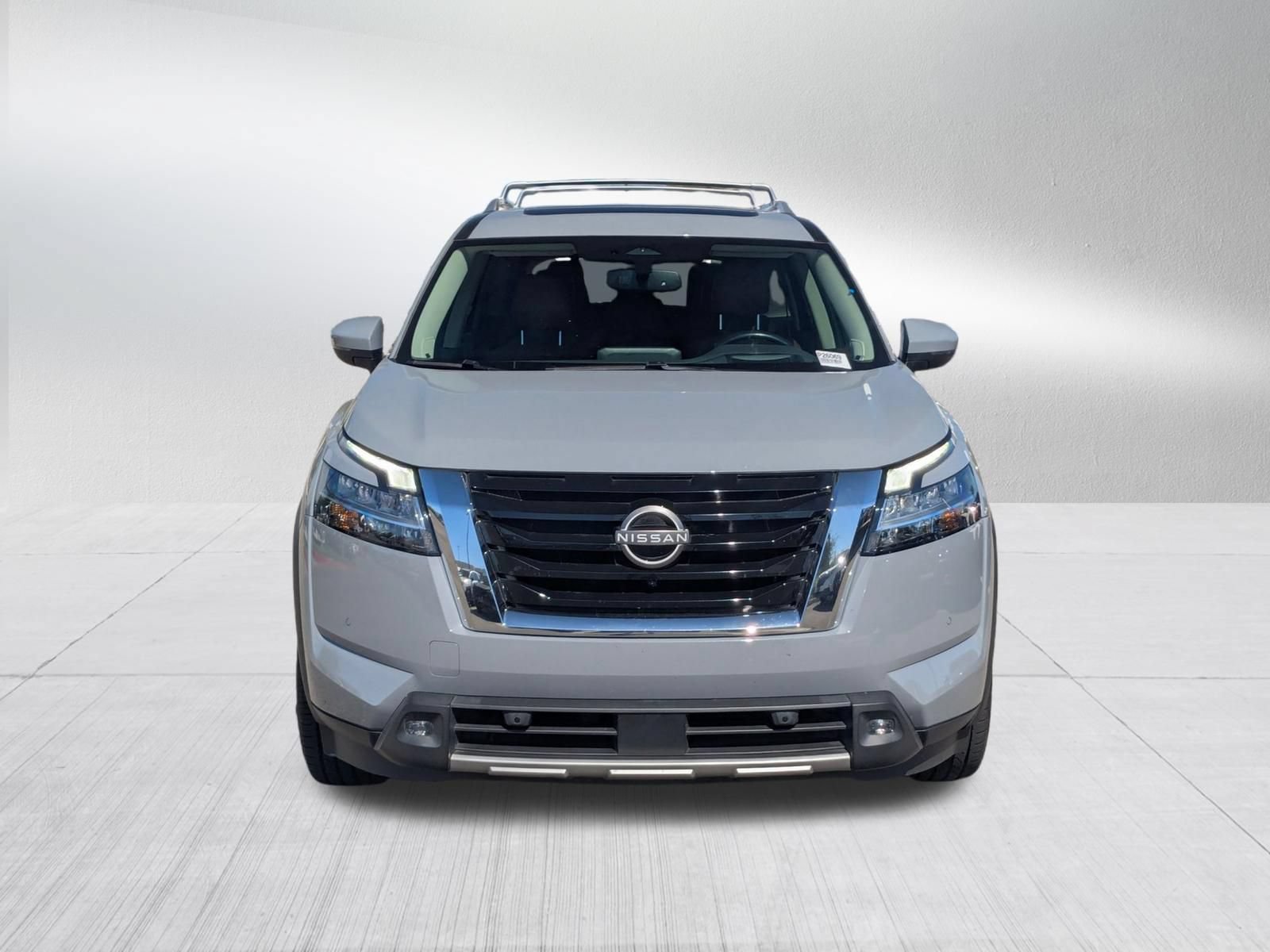 Used 2022 Nissan Pathfinder Platinum w/ Cargo Package FWD image 8