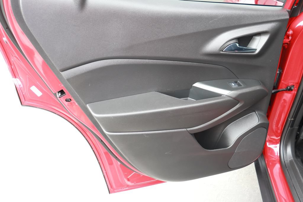 Used 2026 Chevrolet Trax LT FWD image 13