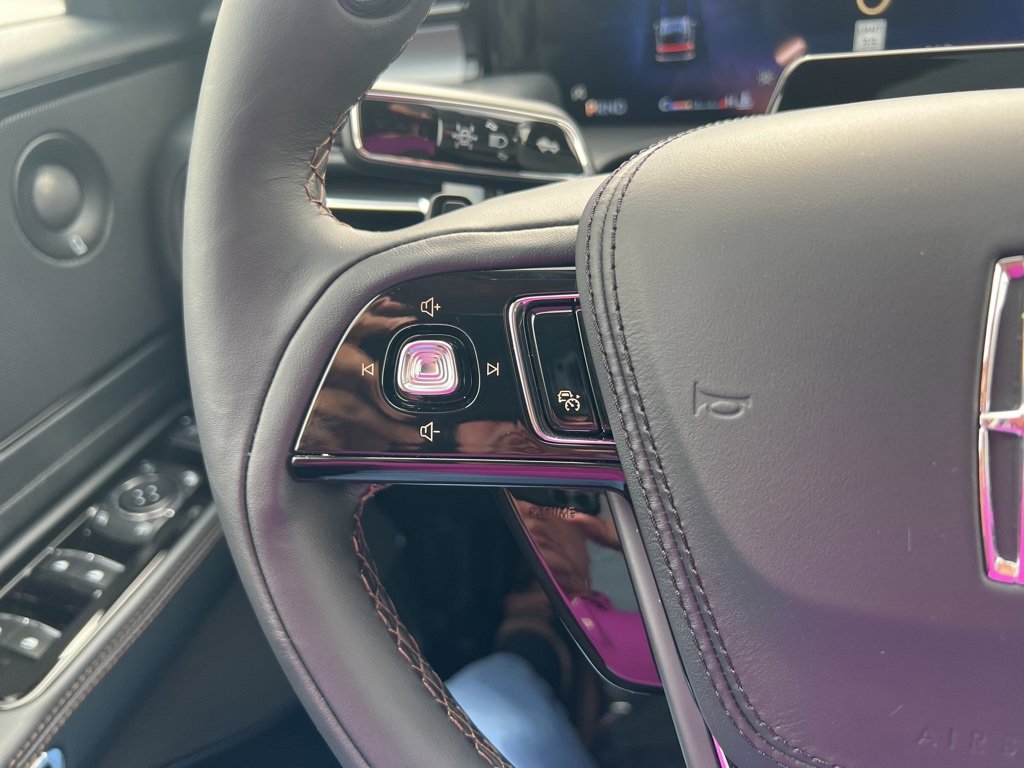 New 2025 Lincoln Aviator AWD w/ Jet Appearance Package image 31