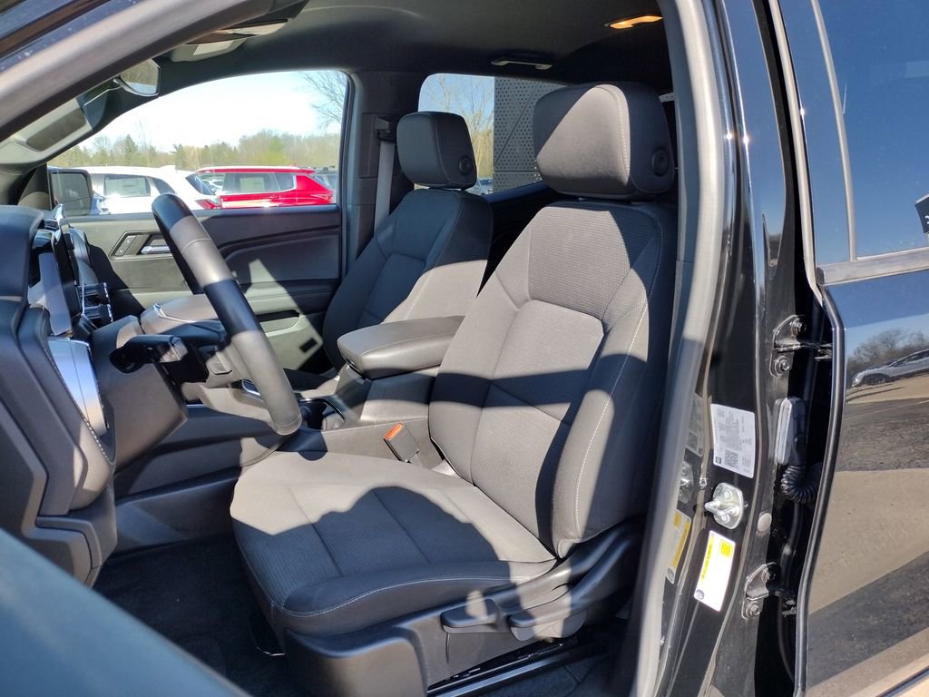 Used 2024 Chevrolet Colorado LT w/ LT Convenience Package AWD/4WD image 2