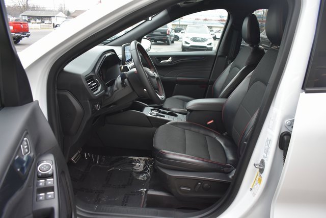Used 2023 Ford Escape ST-Line image 13