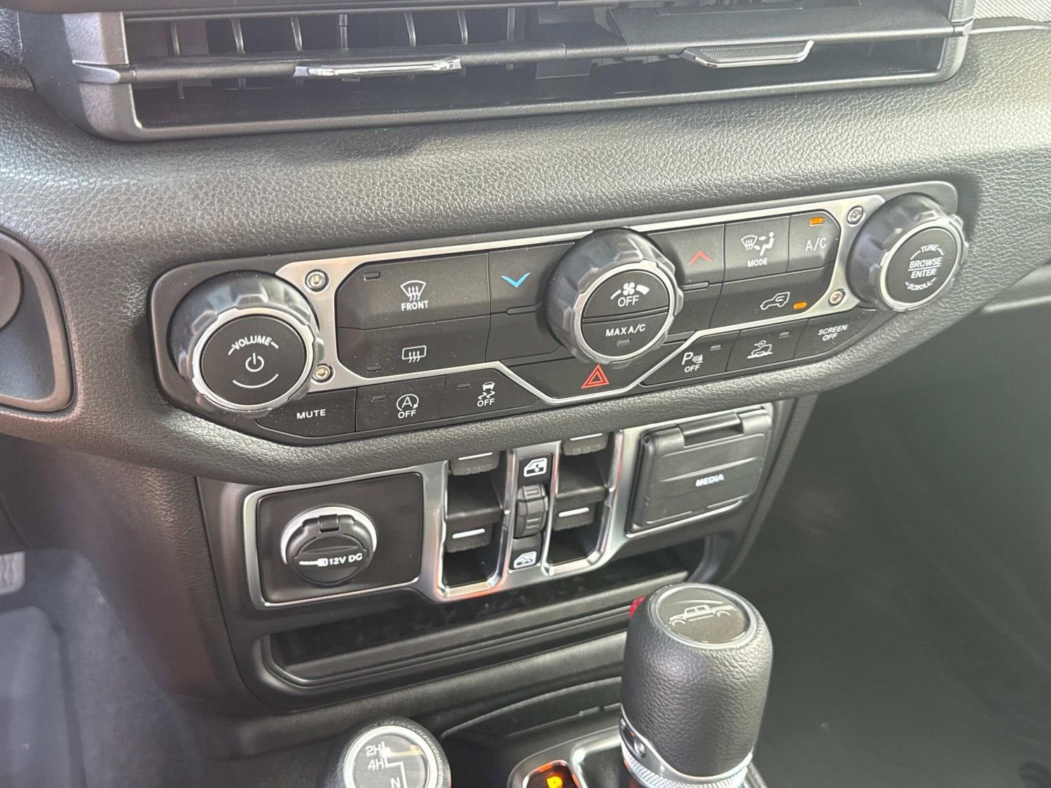 New 2025 Jeep Gladiator Sport AWD/4WD image 30